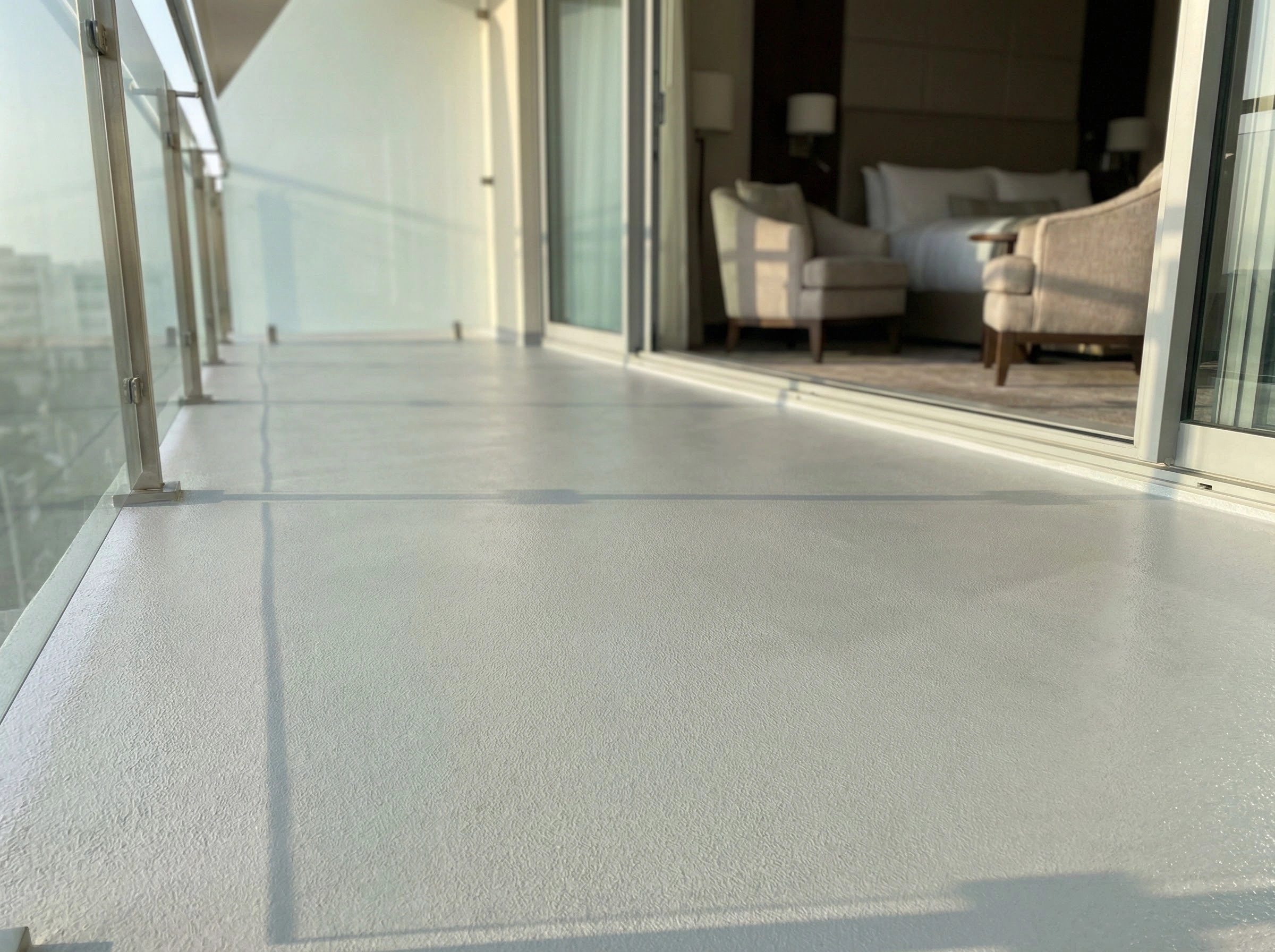 Otel otopark ve dış alanlarda UV ve trafik etkilerine karşı dayanım yaklaşımı