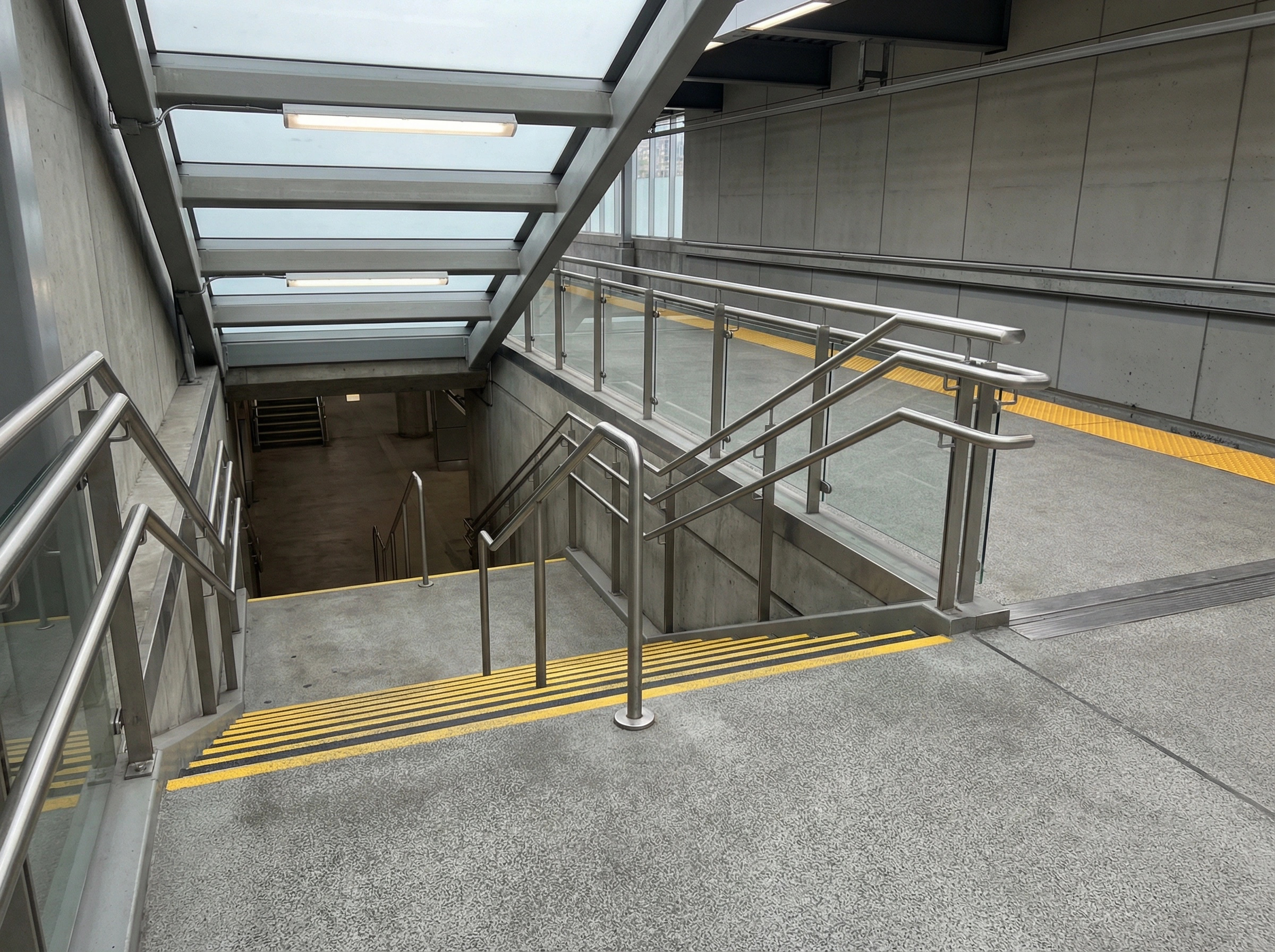 Peron zemin kaplama yaklaşımı