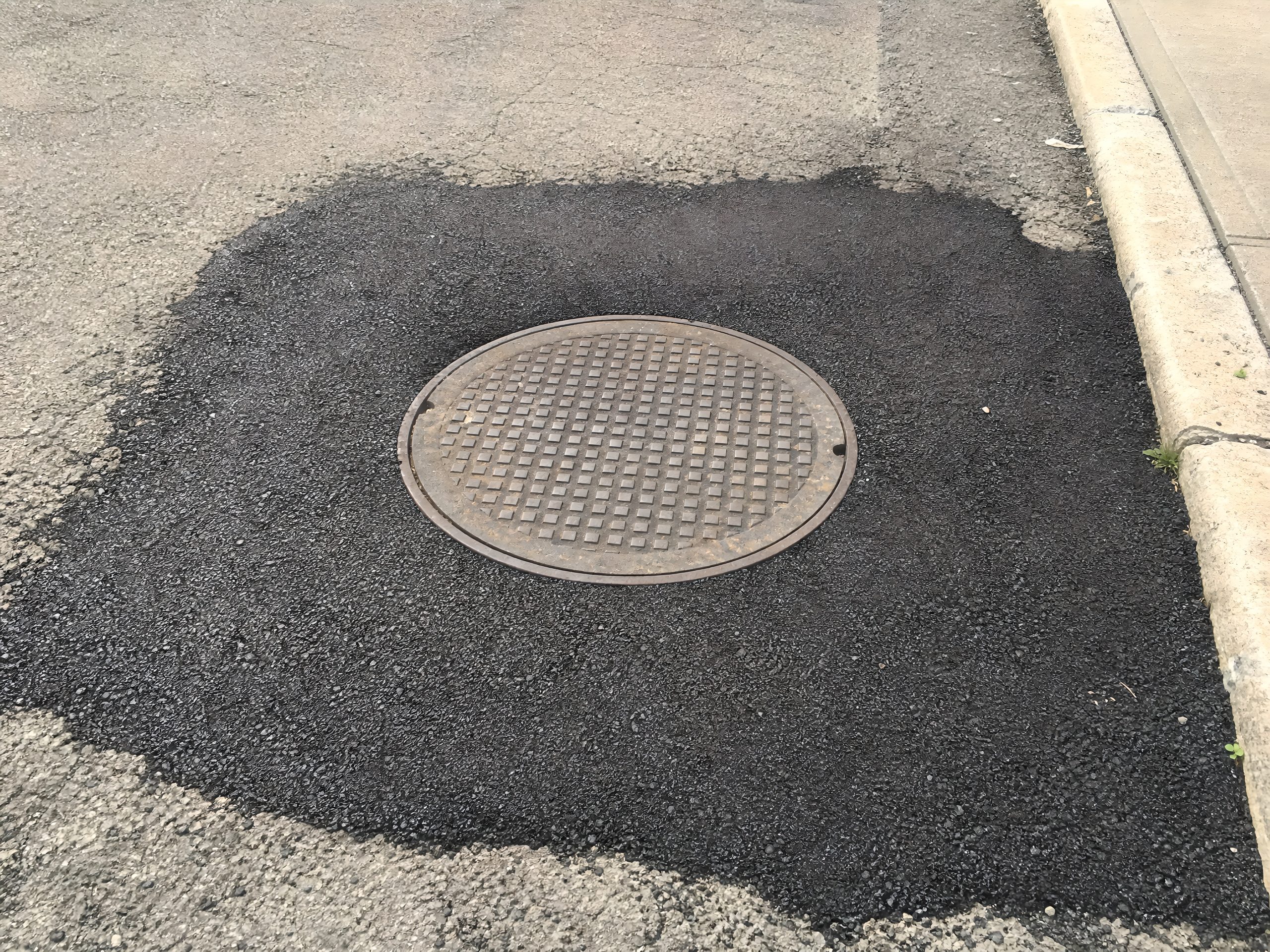 EcoAsphalt® ile onarılan yüzeyin araç trafiğiyle sıkışması